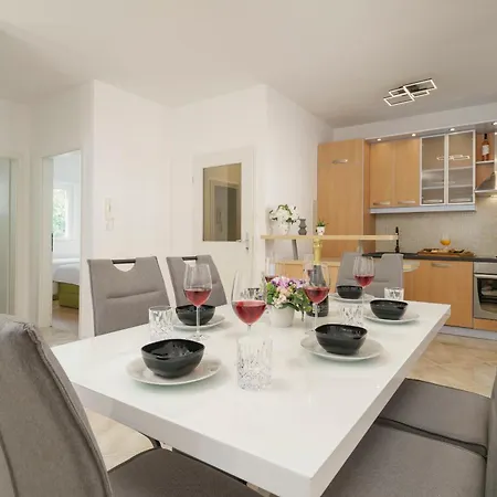 Sara's Fantasy Apartment *