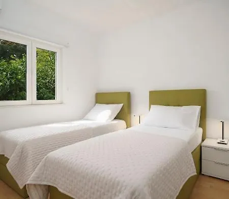 Sara's Fantasy Apartment Vodice