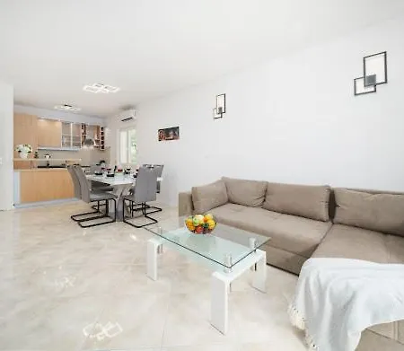 Apartment Sara's Fantasy Vodice